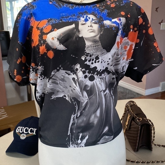 Uk2la Fashion Figure Graphic Round Neck Tee Sz M - Picture 2 of 11